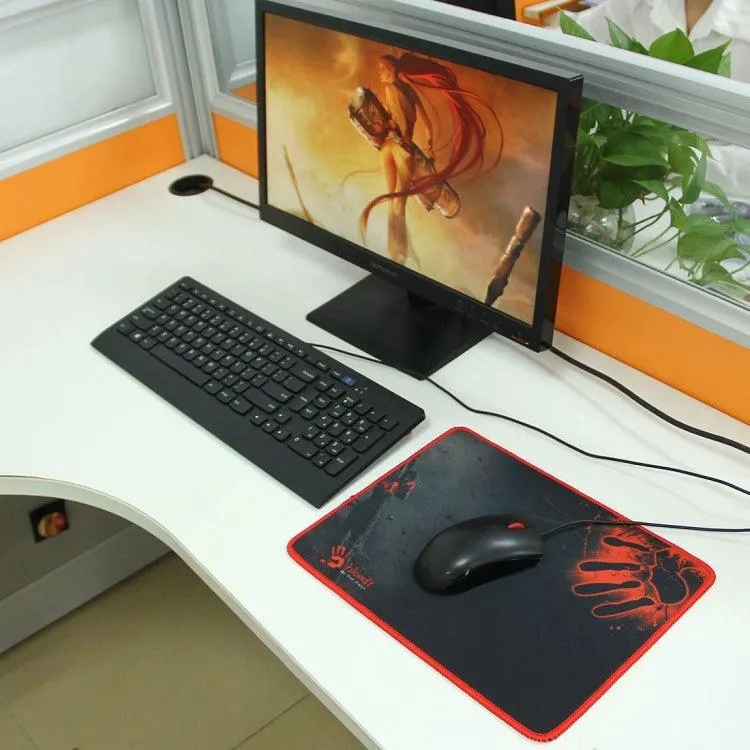 Large Slim Non-Slip Soft Rubber Cloth Gaming Mouse Pad, Dimensions: 320 x 240 x 3 mm